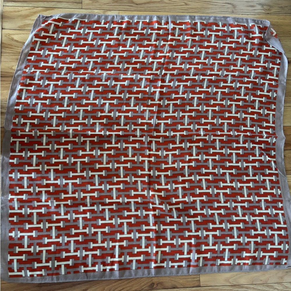 Square scarf